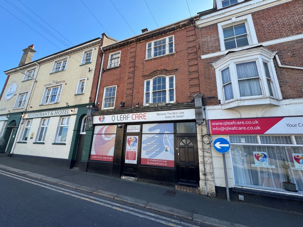 Lot: 85 - TWO FLATS CLOSE TO DEAL SEAFRONT, PIER AND TOWN CENTRE - Front of property